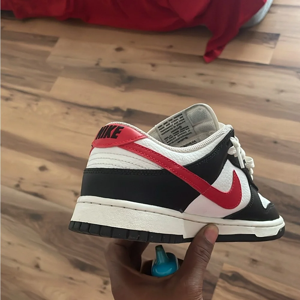 Nike Men's Black and White Sneakers - Picture 2 of 2